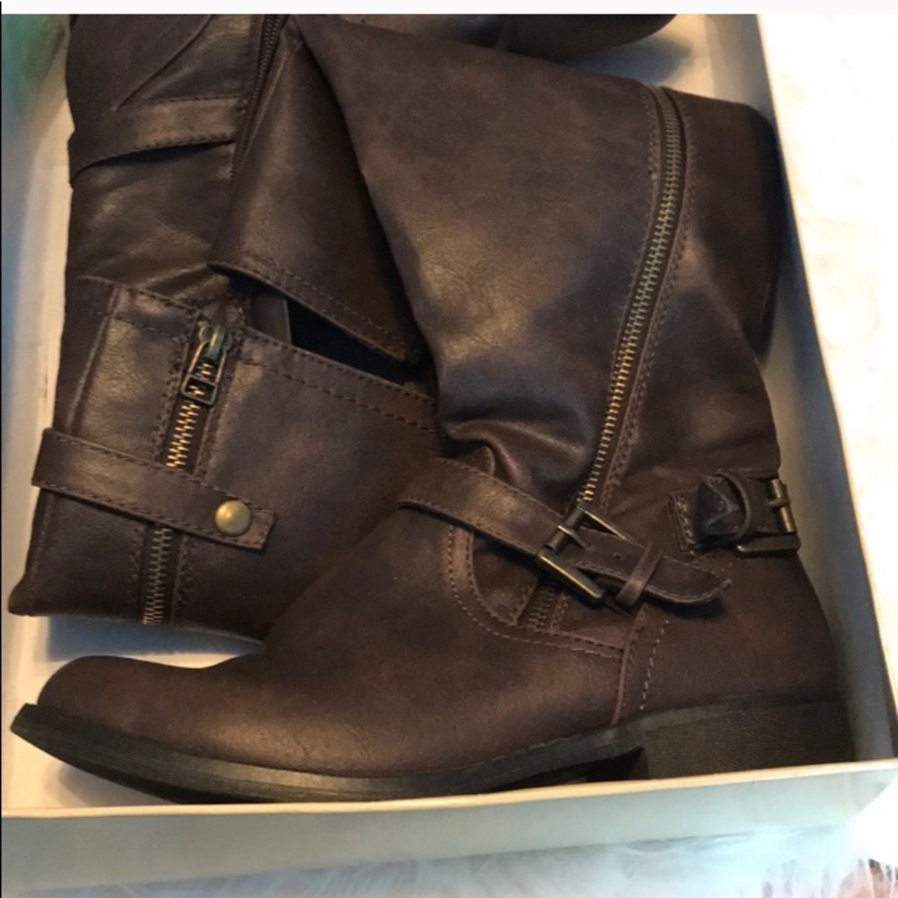 SALE Today Mossimo supply kayce cognac boots  71/2